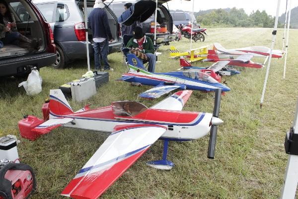 Aviones  y automóviles a   control remoto serán exhibidos en el festival del próximo domingo.