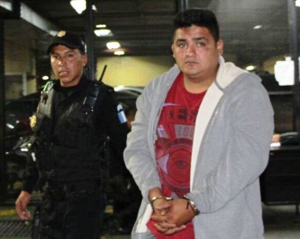 Kevin Schwarzenegger Ochoa Marín fue detenido por portar un arma de fuego. (Foto Prensa Libre: PNC)