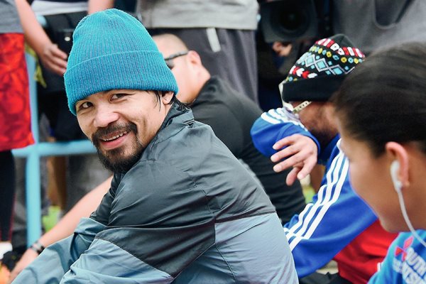 El boxeador Manny Pacquiao se prepara en los Ángeles para su pelea con Floyd Mayweather. (Foto Prensa Libre: AFP).