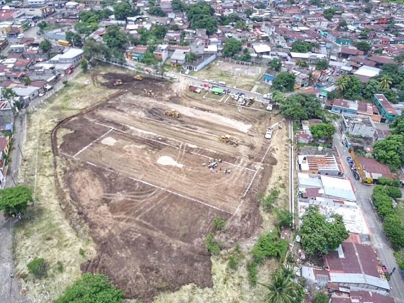 El terreno donde se construirá el albergue se halla en la colonia La Industria, zona 4 de Escuintla, y tiene 15 mil metros cuadrados, con capacidad para albergar a unas 600 personas. (Foto Prensa Libre: Enrique Paredes)