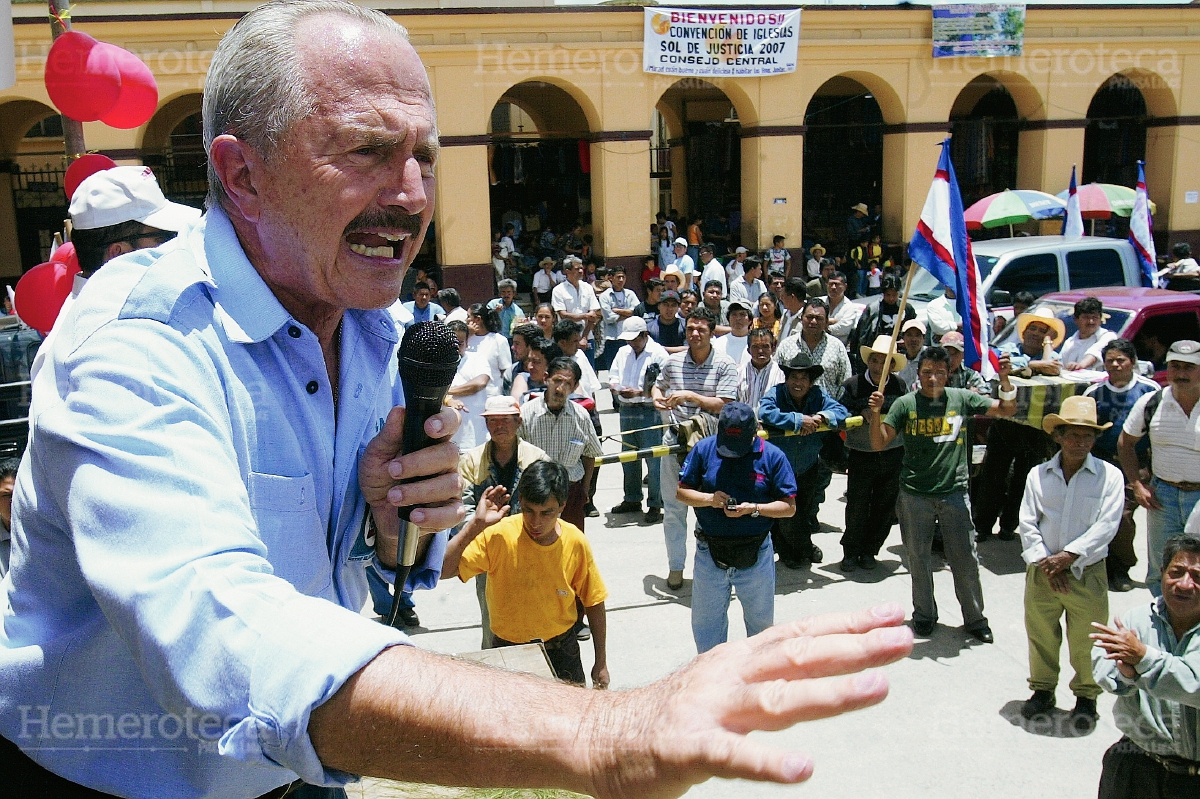 Eduardo Suger durante uno de sus mítines. (Foto: Hemeroteca PL)