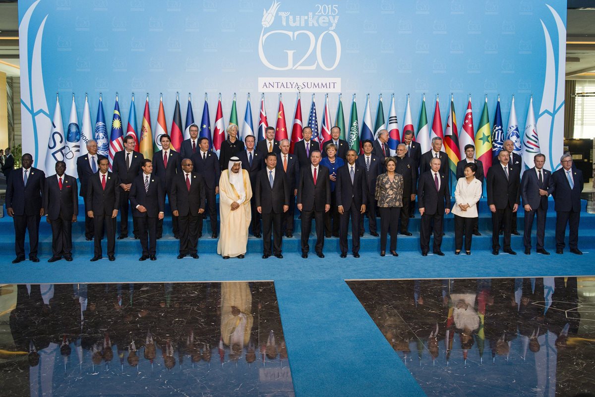 Asistentes a la Cumbre del G20, en Antalya, Turquía. (Foto Prensa Libre: EFE)