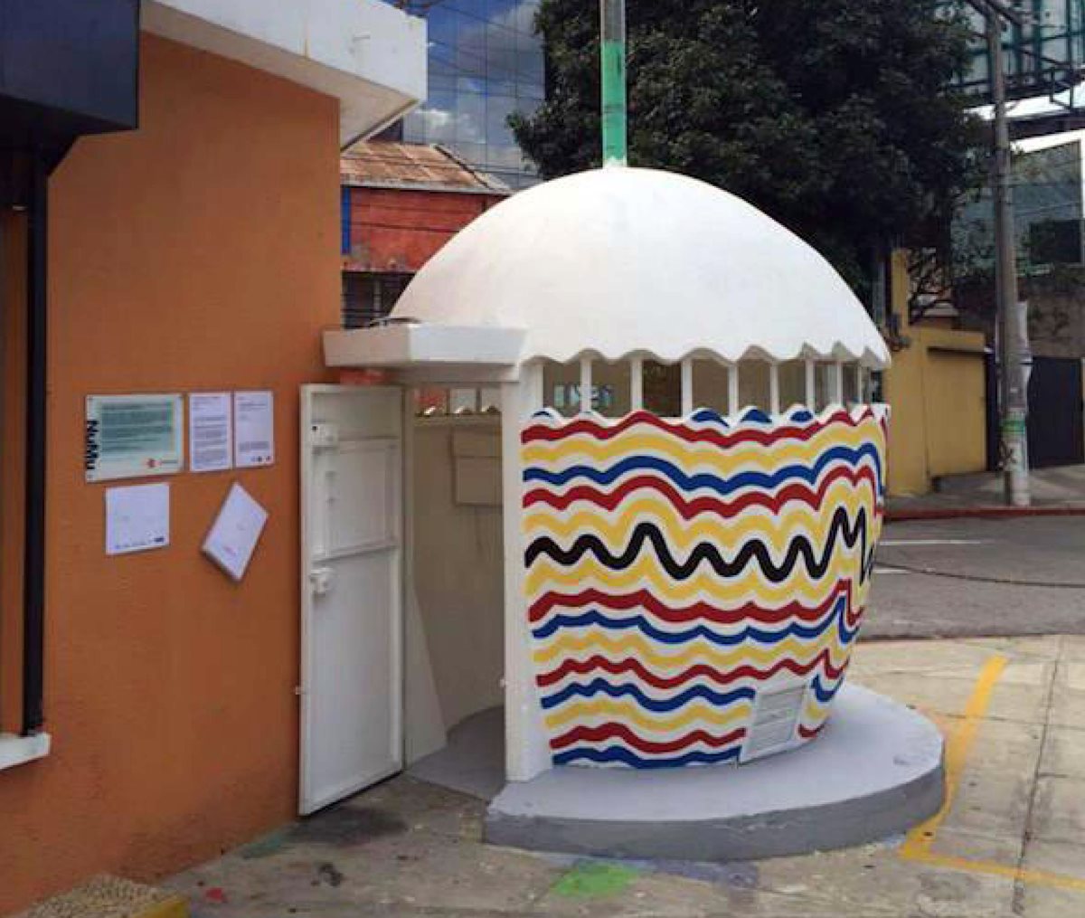 El diminuto espacio cultural queda en la Diagonal 6, de la zona 10 capitalina. (Foto: NuMu).