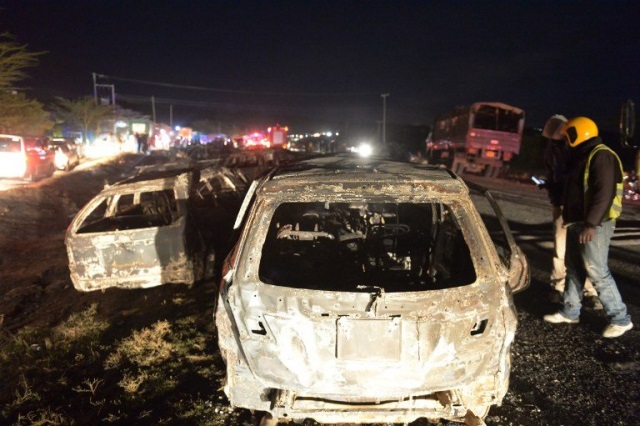 Explosión de camión cisterna deja más de 30 muertos en Kenia. (Foto Prensa Libre: AFP)