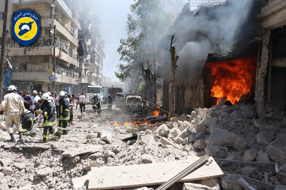 Bombardeos en Siria dejan decenas de muertos. (Foto Prensa Libre: AP)