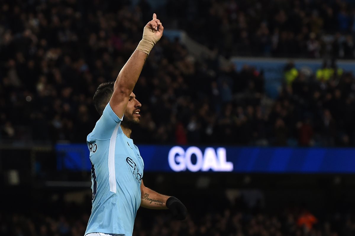 El argentino Sergio Agüero es un ídolo en el combinado de Pep Guardiola. (Foto Prensa Libre: AFP)