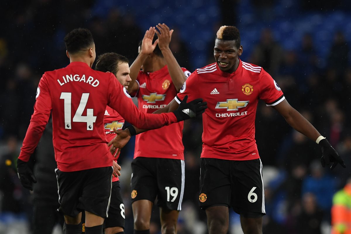 Los jugadores del Manchester United festejan, en el partido frente al Everton. (Foto Prensa Libre: AFP)