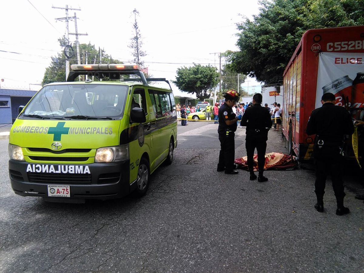 Sergio Rubén López Veliz, fue muerto a balazos este jueves, mientras se encontraba trabajando. (Foto Prensa Libre: Estuardo Paredes)