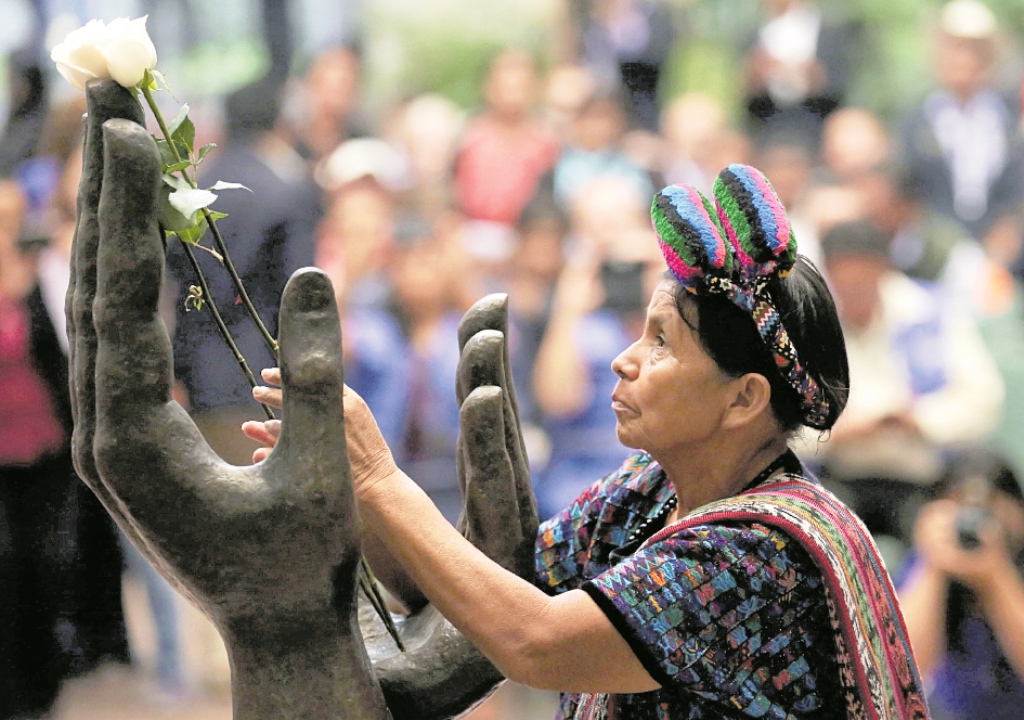 Veinte años después de la firma de los Acuerdos de Paz, las víctimas consideran que el Estado no ha tomado con seriedad el pacto. (Foto Prensa Libre: Hemeroteca PL)