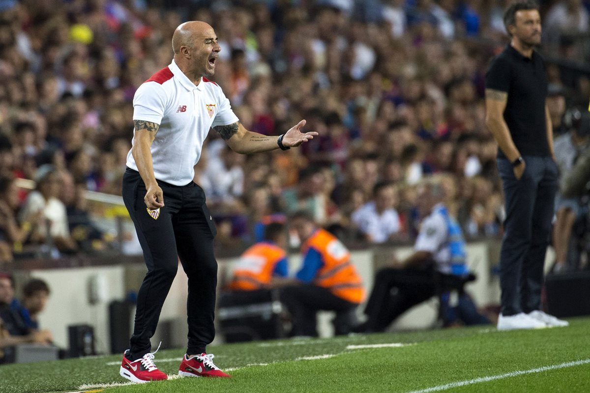 Jorge Sampaoli sale al rescate del primer club que dirigió como entrenador. (Foto Prensa Libre: EFE)