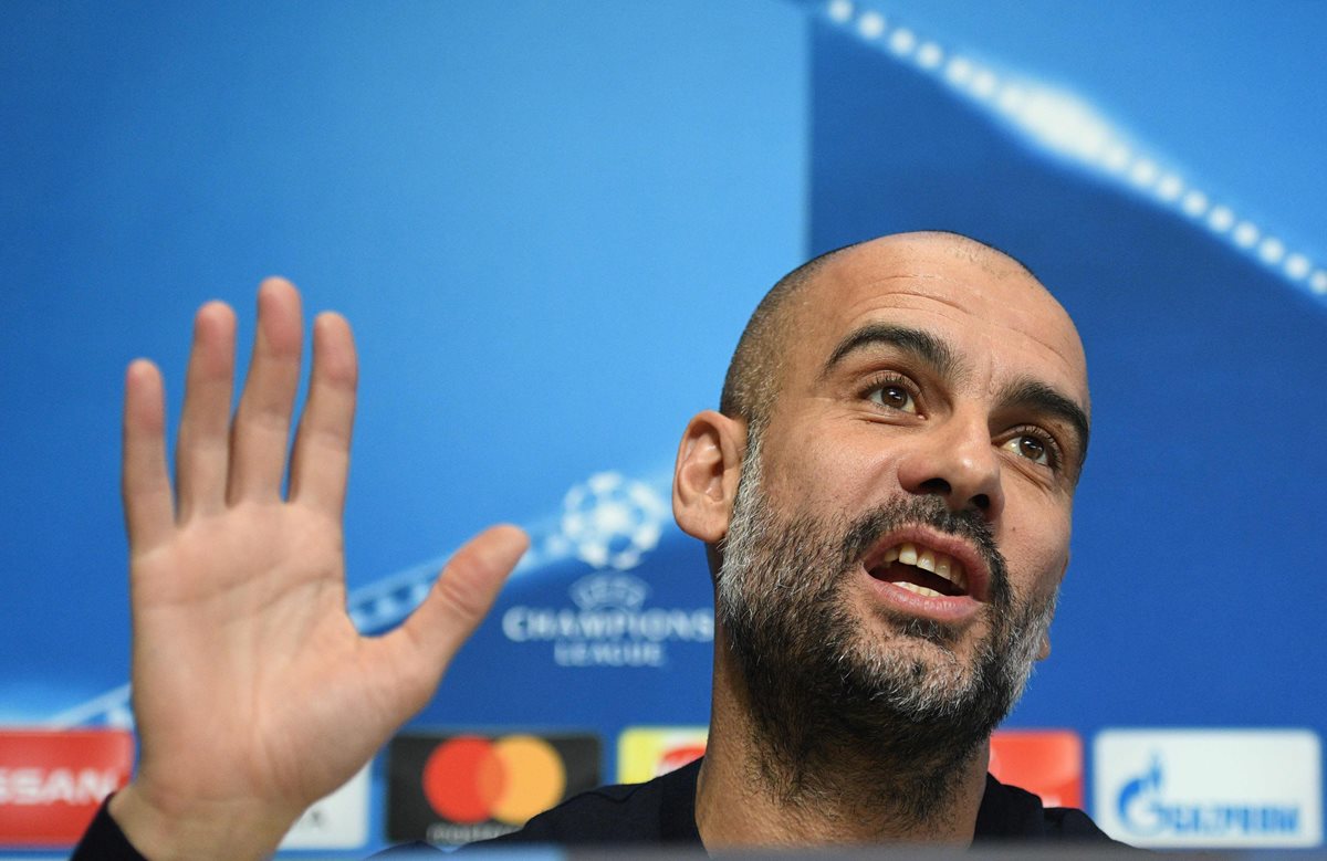 Pep Guardiola durante la conferencia de prensa, previo al duelo del City con el Basilea. (Foto Prensa Libre: AFP)