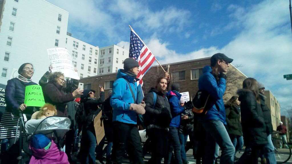 Negocios cerrados en varias ciudades son parte de la protesta contra de "Un día sin Inmigrantes". (Foto Prensa Libre: Cortesía Gabriela López)