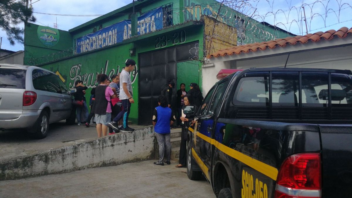 Capturan a director de centro educativo por supuestamente violar a una alumna en repetidas ocasiones. (Foto Prensa Libre: Érick Ávila)