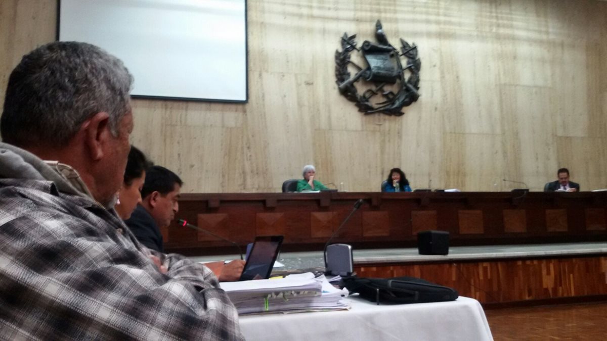 En la Sala de Vistas de la CSJ se desarrolla el juicio contra militares por abusos y esclavitud de mujeres durante el conflicto armado. (Foto Prensa Libre: Alvaro Interiano)