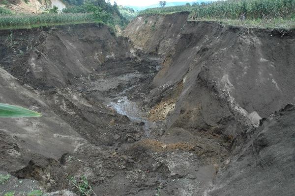 Barranco se  formó el año pasado en una planicie entre las aldeas Xeatzán Alto y Xeatzán Bajo.