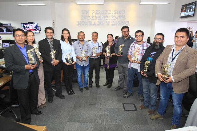 LOS PREMIADOS Fernando Magzul, Brenda Martínez, Estuardo Paredes, Ana González, Carlos Paredes, Óscar Felipe, Andrea Orozco, Boris Campos, Kevin Ramírez, Billy Melgar y Edwin Fajardo.