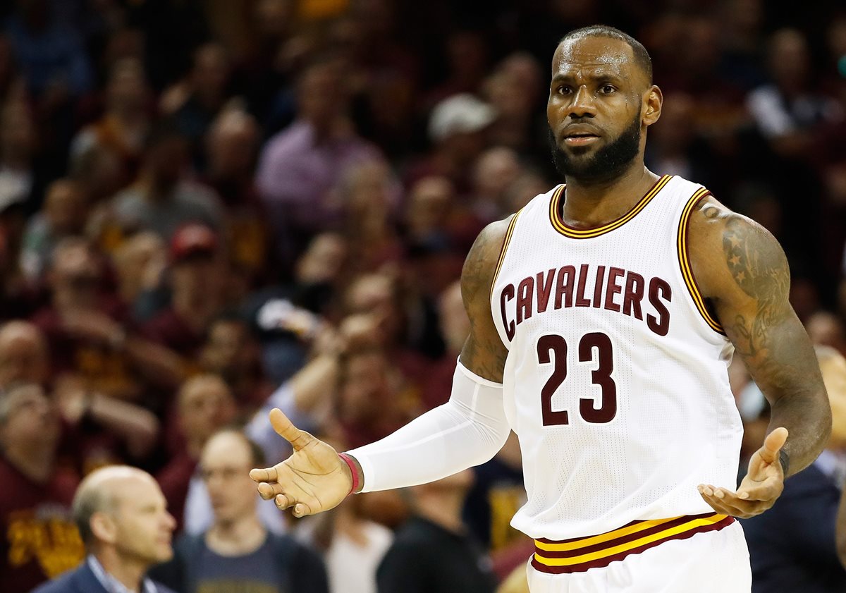 LeBron James es la figura principal de los Cavaliers de Cleveland. (Foto Prensa Libre: AFP)