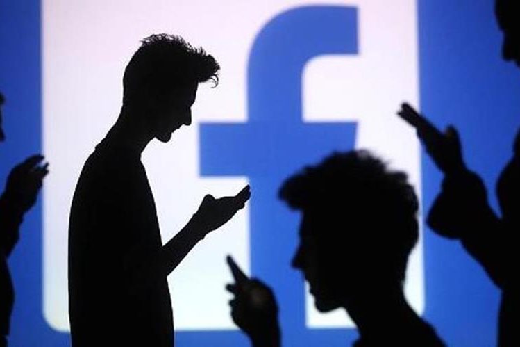 En septiembre de 2018, los datos de 50 millones de usuarios de Facebook pudieron ser vulnerados luego de un fallo de seguridad. (Foto Prensa Libre: Hemeoteca PL)