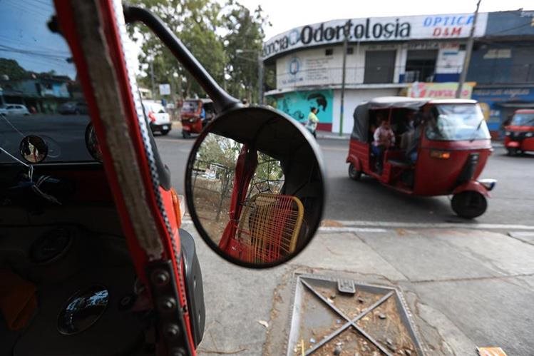 En el Congreso se discutirá una iniciativa para normar el uso de mototaxis en la Ley de Tránsito. (Foto Prensa Libre: Hemeroteca PL)