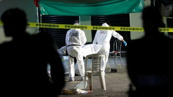 Seis personas perdieron la vida en la Plaza Garibaldi. REUTERS