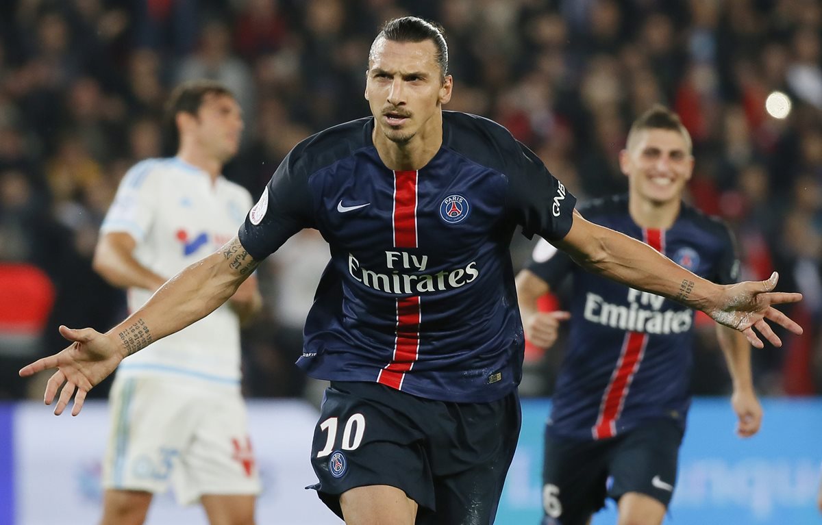 El futbolista francés Zlatan Ibrahimovic, del Paris Saint Germain dejará la institución. (Foto Prensa Libre: EFE)