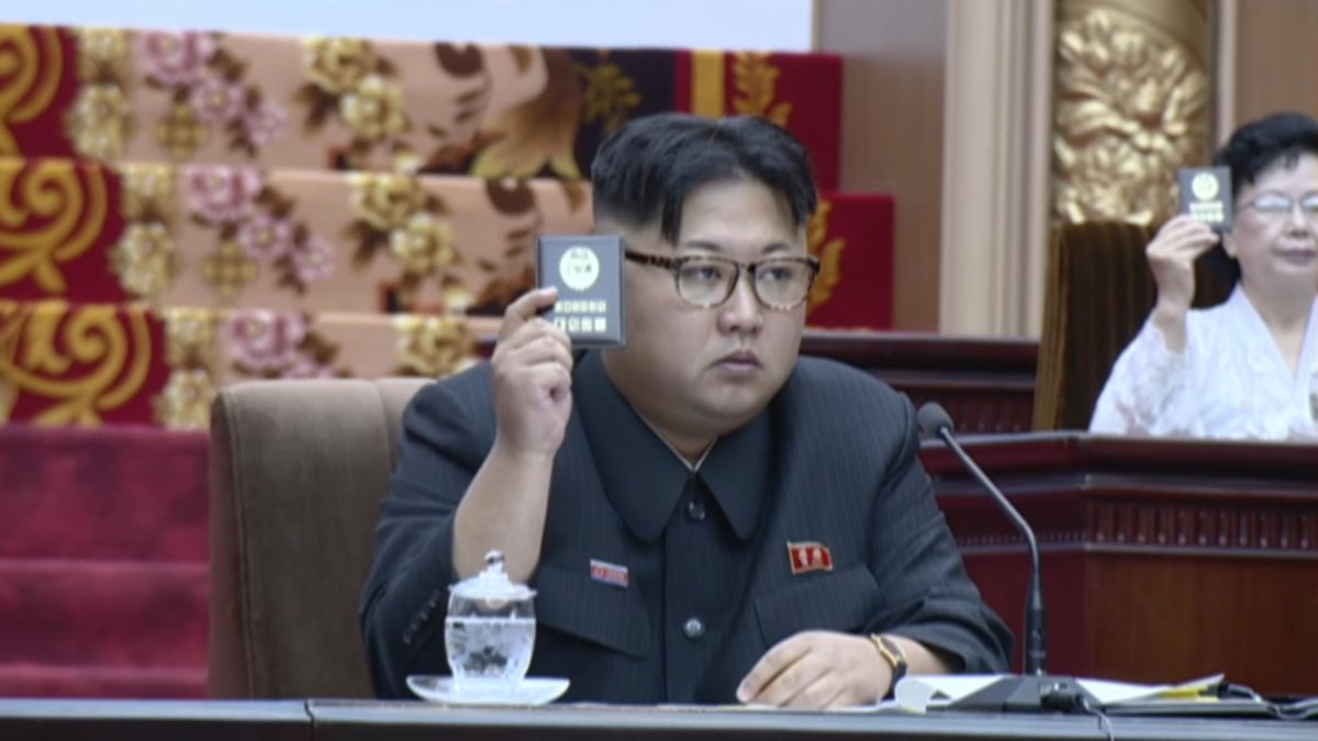 Kim Jong-Un, líder norcoreano, engordó unas 88 libras, según servicios de inteligencia surcoreanos. (Foto Prensa Libre: AP).