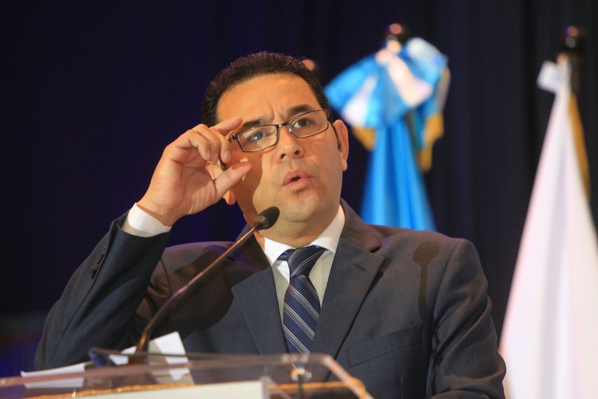 El presidente Jimmy Morales, defendió la millonaría donación de medicamentos. (Foto Prensa Libre: Esbin García)