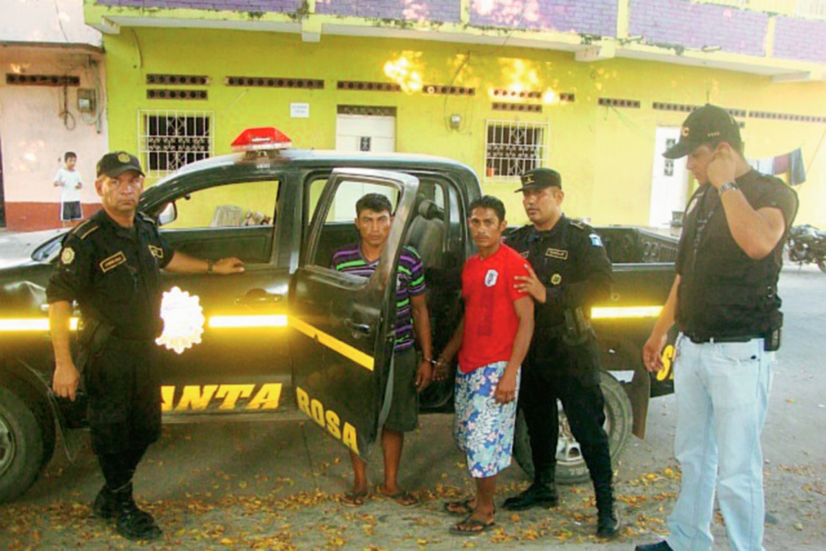 José Luis Guillermo Jiménez Posada y Gilberio Jiménez Peñate fueron detenidos en Santa Rosa. (Foto Prensa Libre: PNC)