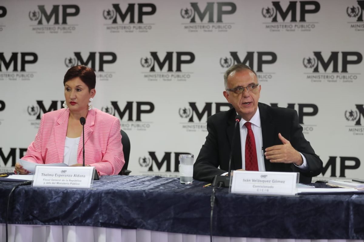 Thelma Aldana, Fiscal General del Ministerio Público e Iván Velásquez jefe de la Cicig revelaron detalles de un nuevo caso de financiamiento electoral ilícito. (Foto Prensa Libre: Érick Ávila)