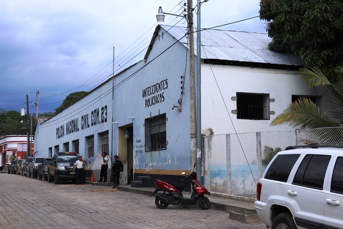 Agentes de la Comisaría 23 de la Policía Nacional Civil (PNC) en Chiquimula efectuaron las investigaciones del caso.