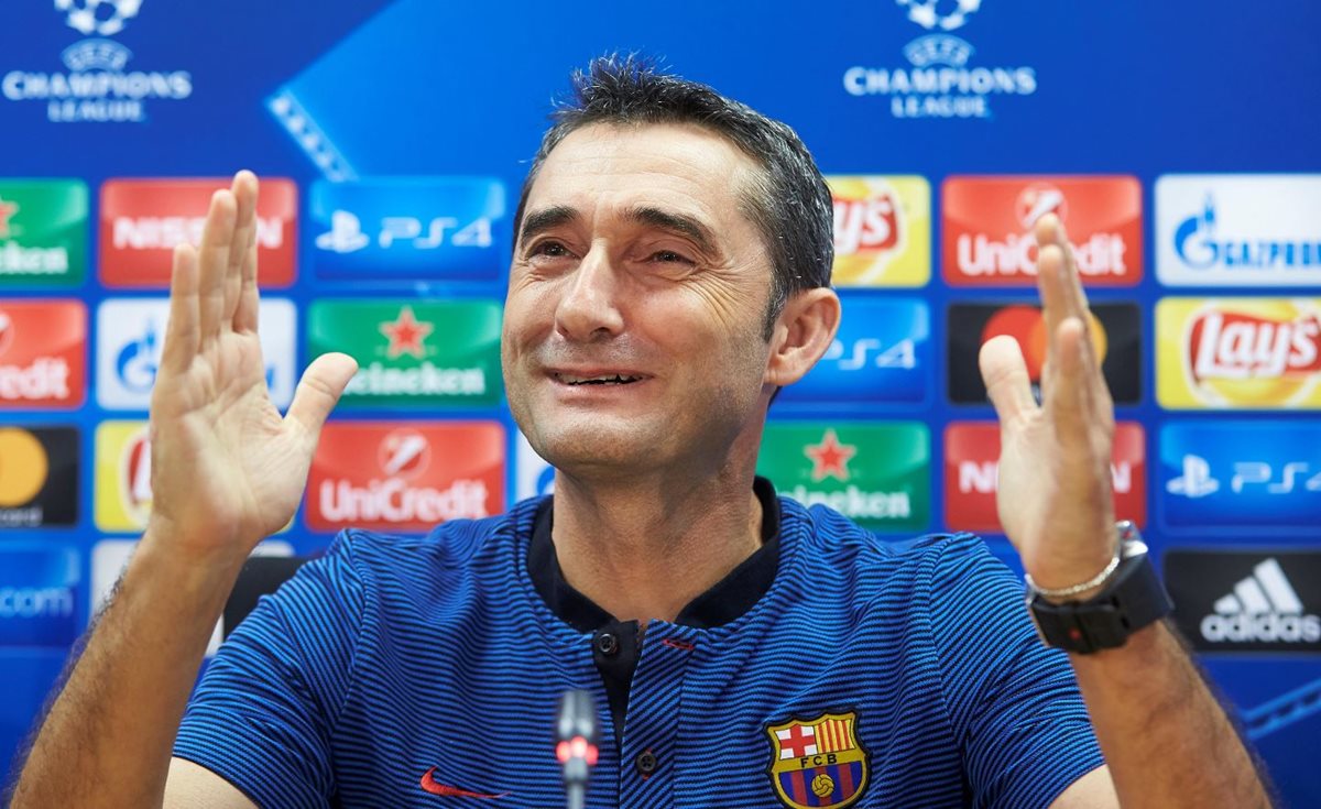 Ernesto Valverde, técnico del Barcelona, enfrentará al Olympiacos griego, al que ha dirigido en dos ocasiones. (Foto Prensa Libre: EFE)