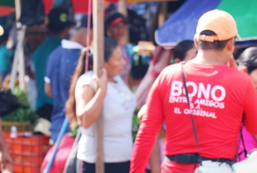 Este tipo de loterías prolifera en mercados de las ciudades. (Foto Prensa Libre).