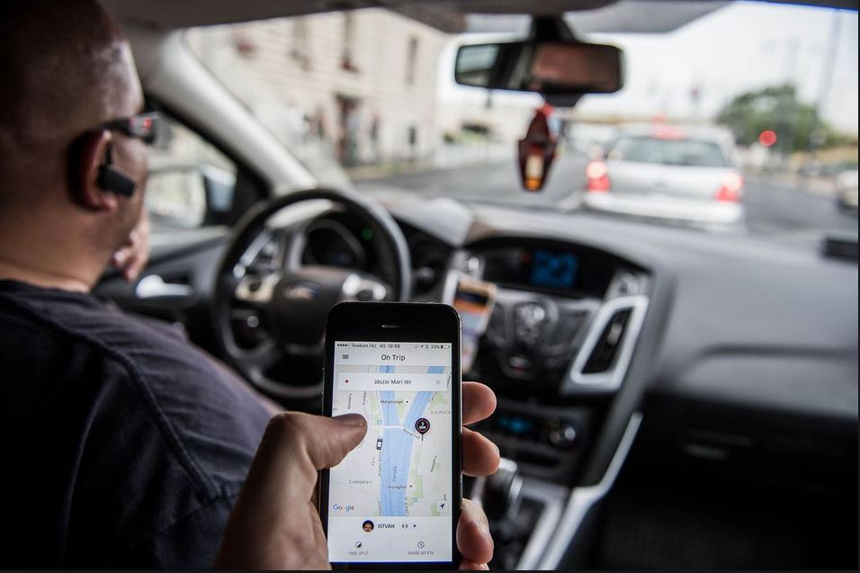 La aplicación Uber informó sobre cambio de términos y condiciones para el uso de su plataforma. (Foto Prensa Libre: Hemeroteca)