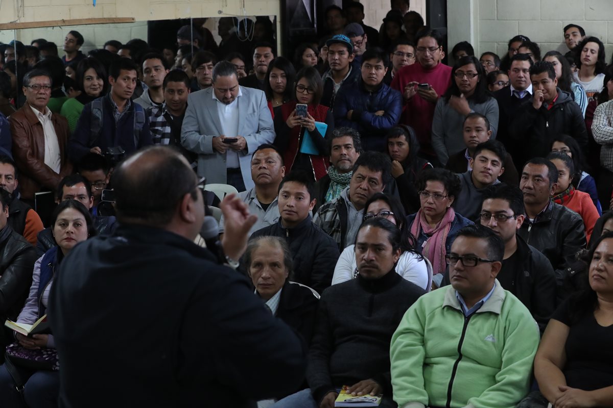 Maestros, organizaciones y músicos independientes se reunieron para definir acciones por los cambios en la formación académica. (Foto Prensa Libre: Estuardo Paredes)