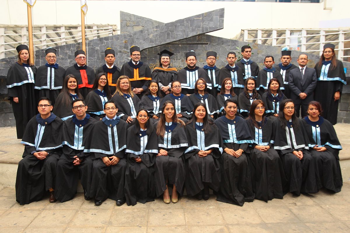 Los 22 estudiantes lograron vencer obstáculos. (Foto Prensa Libre: Álvaro Interiano)