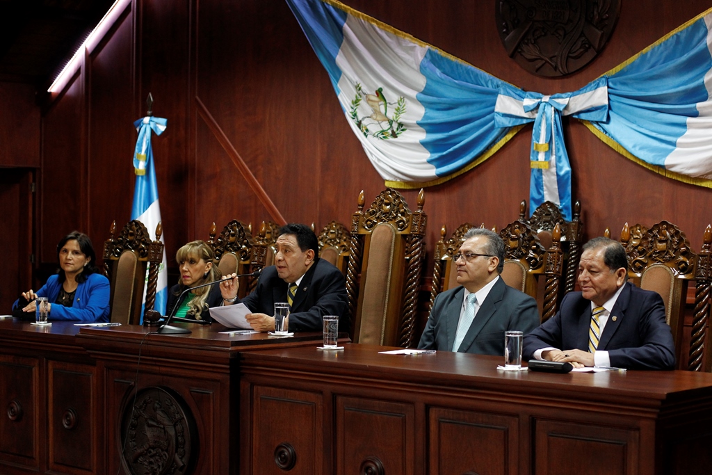 Magistrados de la Corte de Constitucionalidad durante la conferencia de prensa. (Foto Prensa Libre: Paulo Raquec)