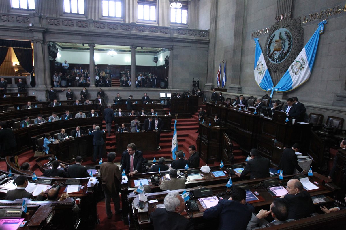 La iniciativa 5285 podría ser aprobada la próxima semana, con el propósito de atender la crisis que atraviesa la niñez y adolescencia (Foto Prensa Libre: Hemeroteca PL).