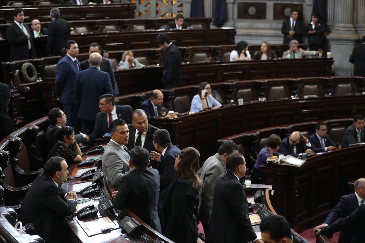 Varios diputados tránsfugas buscan bloquear la agenda legislativa hasta que se aprueben reformas a la Ley Electoral y se les permita reelegirse. (Foto Prensa Libre: Hemeroteca PL)