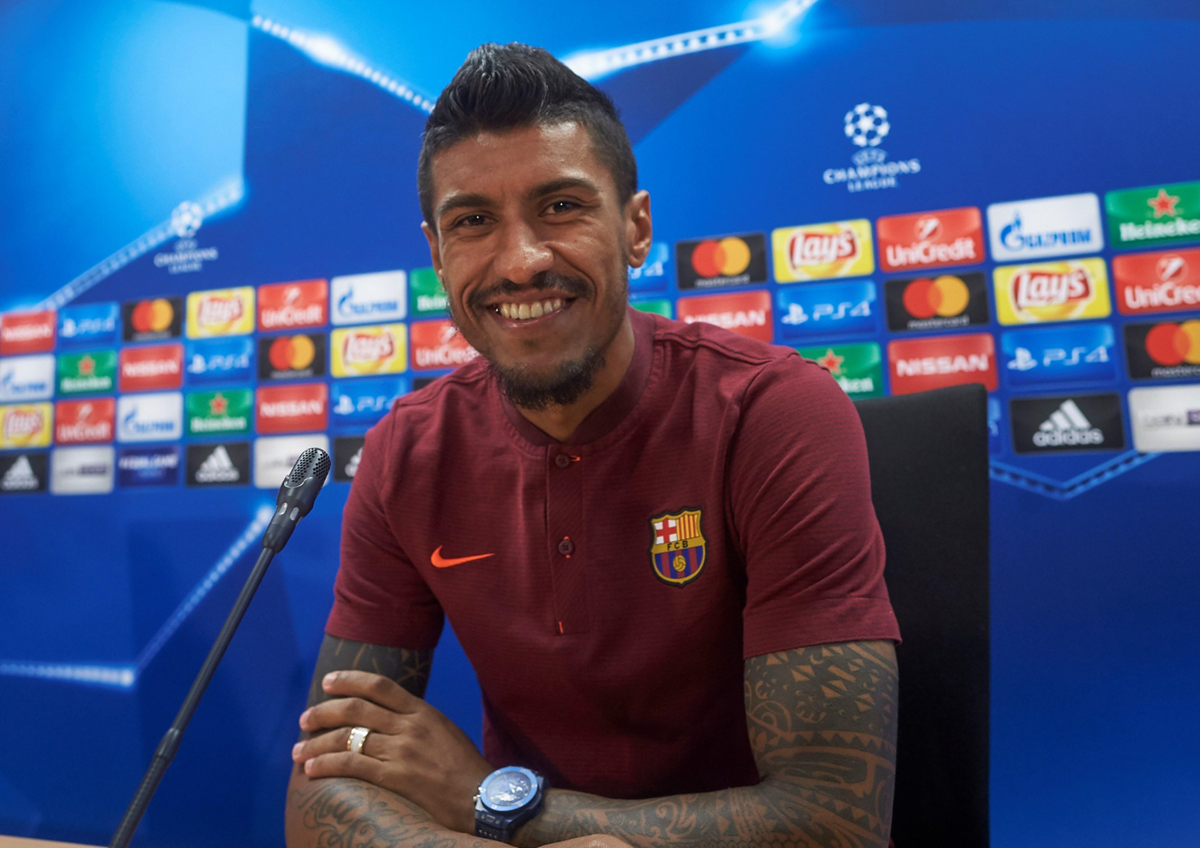 El brasileño Paulinho está feliz de poder jugar su primer partido en la Liga de Campeones con el Barcelona. (Foto Prensa Libre: EFE)