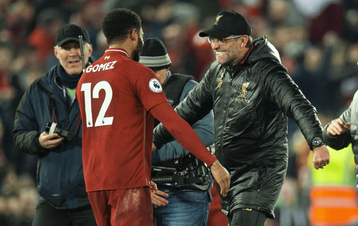 Jürgen Klopp celebró el triunfo contra el Éverton y por su reacción fue sancionado. (Foto Prensa Libre: EFE)