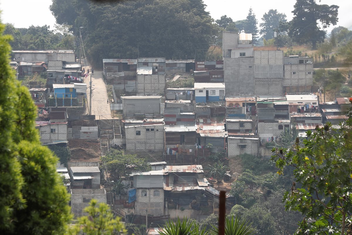 Asentamiento Vistas de la Comunidad, zona 10 de Mixco, es un lugar modelo donde se vive con menos riesgos por fenómenos naturales y se cuenta con servicios básicos. (Foto Prensa Libre: Óscar Felipe Quisque)