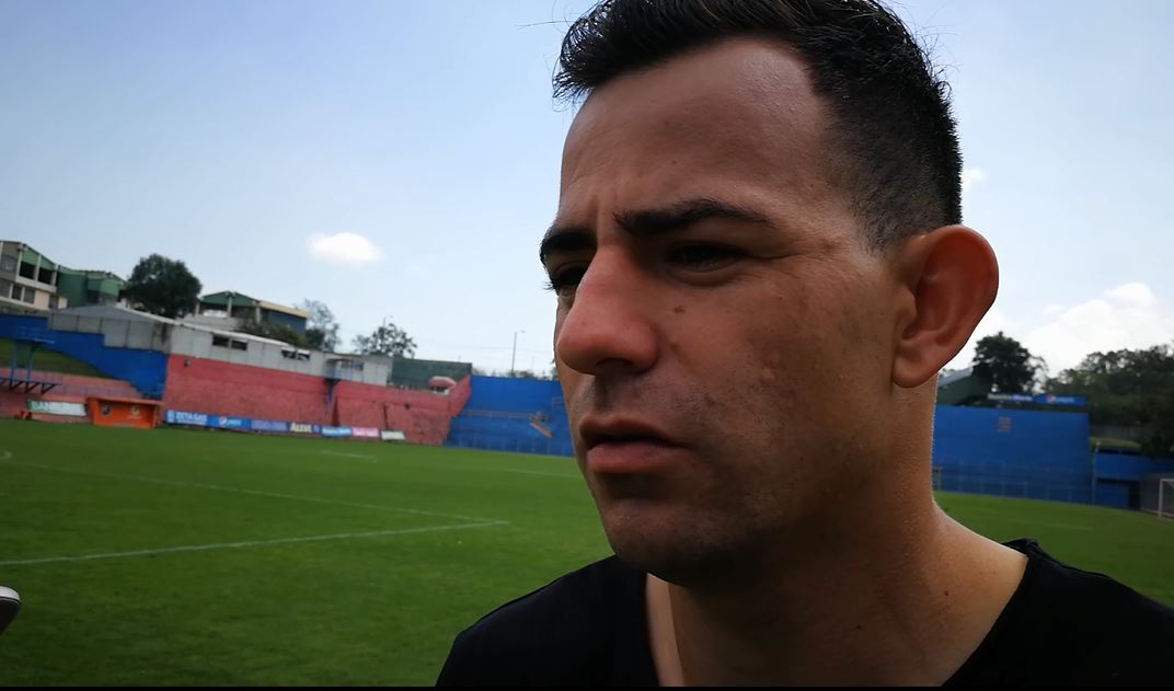 Marco Pappa,volante rojo, confía en que Municipal logre avanzar a la final del Clausura. (Foto Prensa Libre).