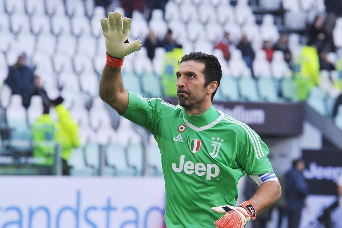 Gianluigi Buffon cumplió su partido 500 en el triunfo contra la Fiorentina. (Foto Prensa Libre: EFE).