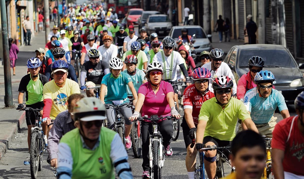 La organización Masa Crítica tiene programado un recorrido del próximo domingo a las 9 horas en el parque Morazán, zona 2 capitalina. (Foto Hemeroteca PL)