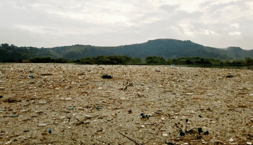 Las últimas lluvias han originado el aumento de la contaminación en el Lago de Amatitlán. (Foto Prensa Libre: Cortesía).