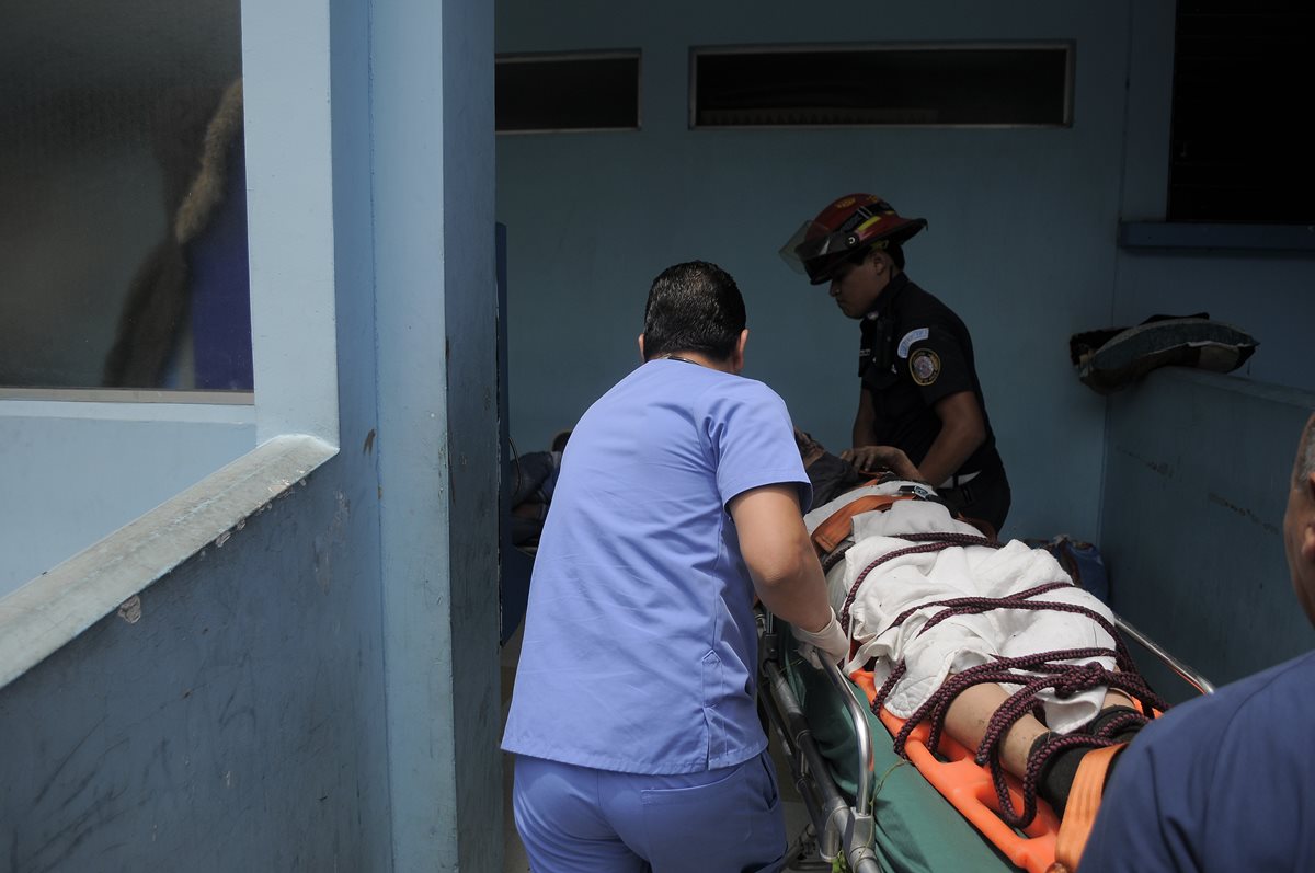 Ángel Ariel Escalante Perez, de 12 años, fue lanzado por pandilleros desde al puente Belice el 18 de junio de 2015. Falleció en el Hospital General San Juan de Dios. (Foto Prensa Libre: Hemeroteca)