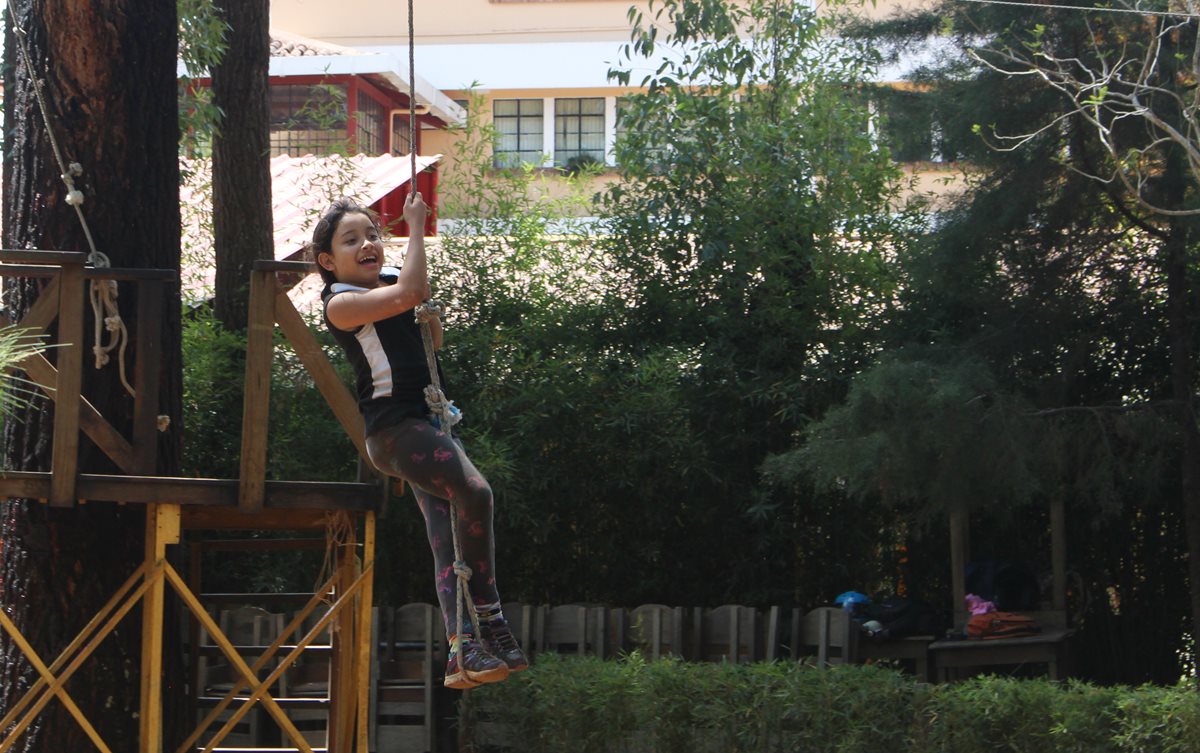 El parque tiene varias áreas de juegos para niños. (Foto Prensa Libre: Eduardo González)