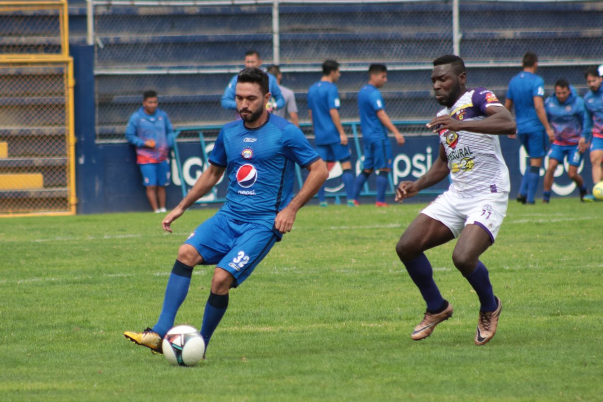 Xelajú MC superó al cuadro de San Pedro por la mínima diferencia. (Foto Prensa Libre: Raúl Juárez)