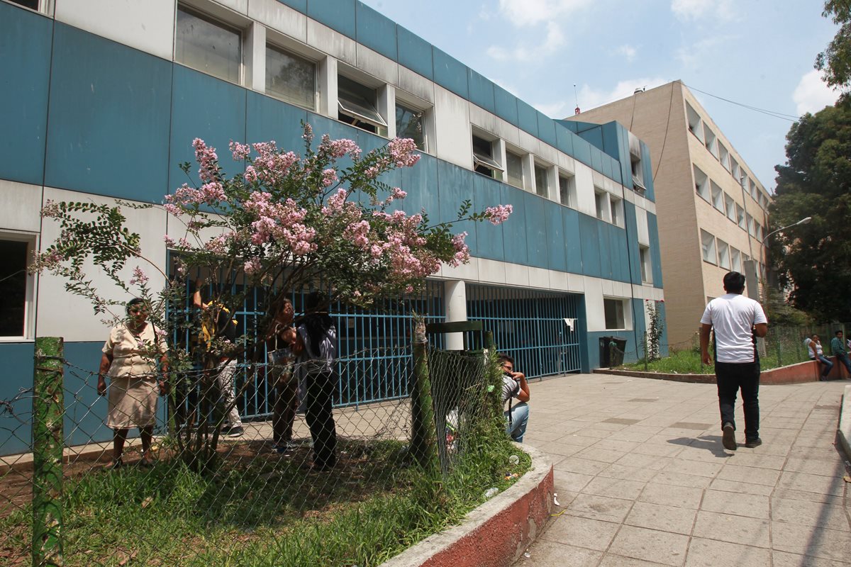 El Hospital Roosevelt es un centro de referencia para toda el área metropolitana y el occidente del país. (Foto Prensa Libre: Hemeroteca PL)