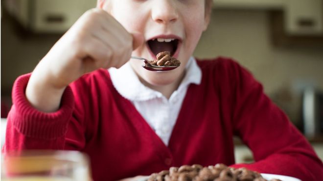 Se recomienda que los niños entre 4 y 6 años no superen los 19 gramos de azúcares al día. GETTY IMAGES